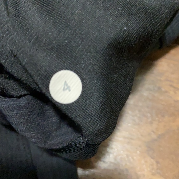 Lululemon Studio Crop Black size 4 - Picture 7 of 9